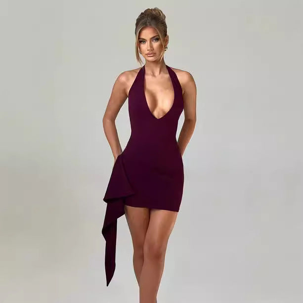 Damer Elegant Cocktailklänning med asymmetrisk fåll och djup V-hals Mirla-Eva Jonsson