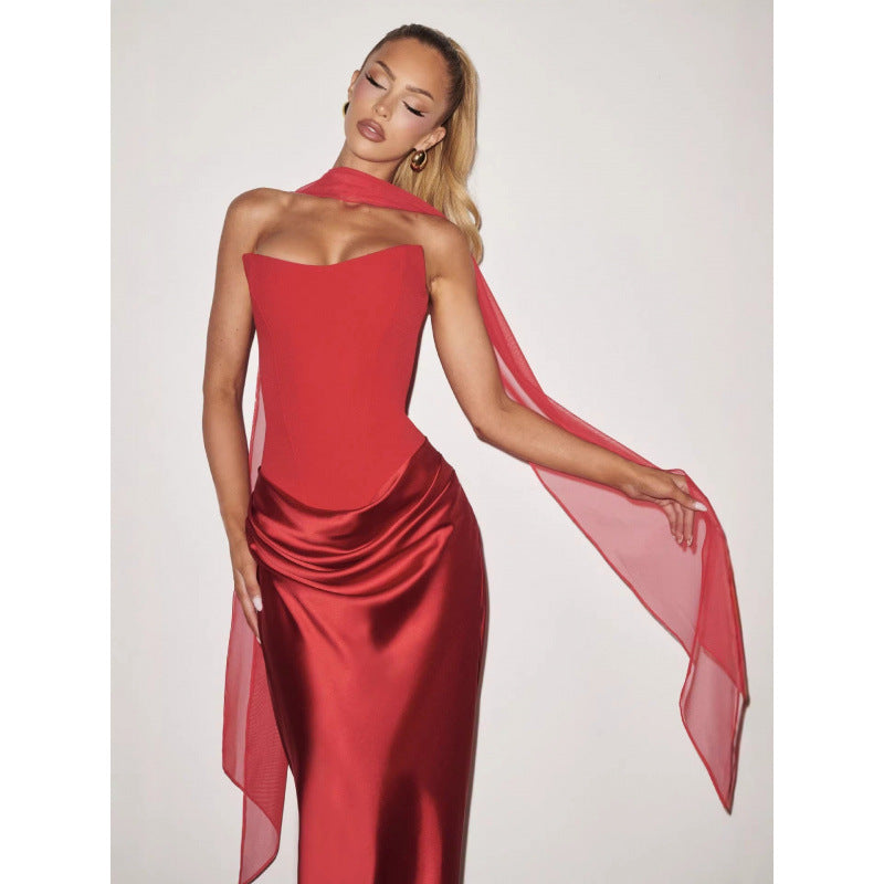 Damer Elegant Cocktailklänning med hjärtskärning och flödande kjoldel Mirla-Eva Jonsson