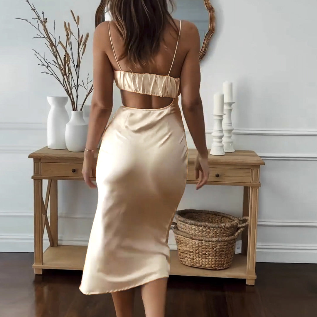 Damer Elegant Cut-Out Klänning med smala Spaghetti-bärande och draperad överdel Mirla-Eva Jonsson