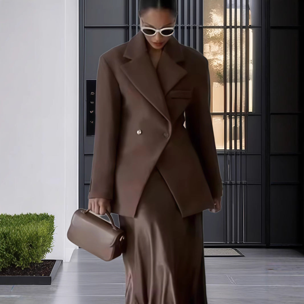 Damer Elegant Dubbelknäppt Blazer med ädel skärning och hög krage Mirla-Eva Jonsson
