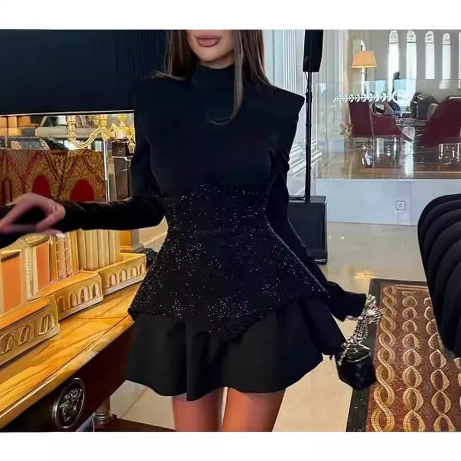 Damer Elegant Festklänning med Glittrande Topp och Utrullad Kjol-Eva Jonsson