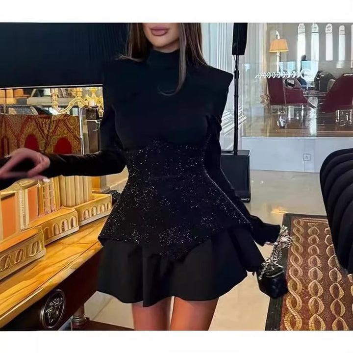 Damer Elegant Festklänning med Glittrande Topp och Utrullad Kjol-Eva Jonsson