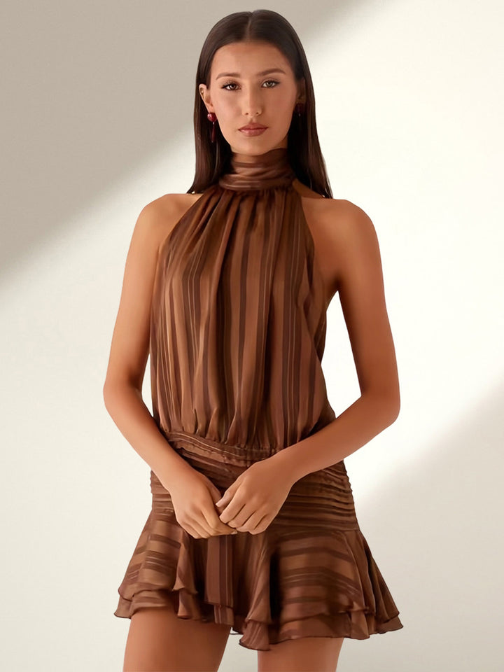 Damer Elegant Halterneck Miniklänning med Rynkdetaljer och Flowy Nederkant Eva Jonsson-Eva Jonsson