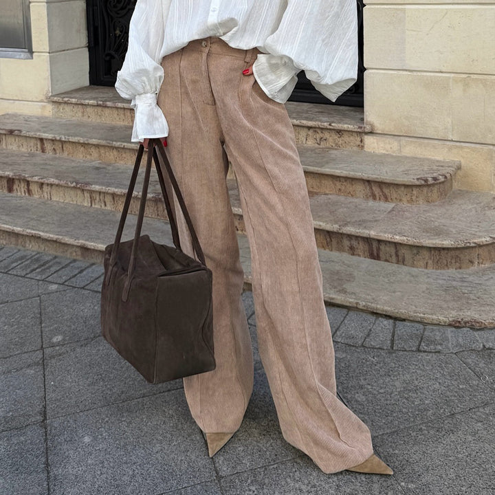Damer Elegant Högmidjade Byxor i Fin Cordtextur Mirla-Eva Jonsson