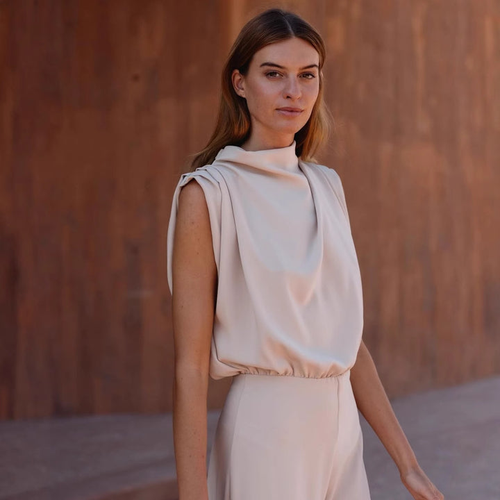 Damer Elegant Jumpsuit med hög krage och vida ben Mirla-Eva Jonsson