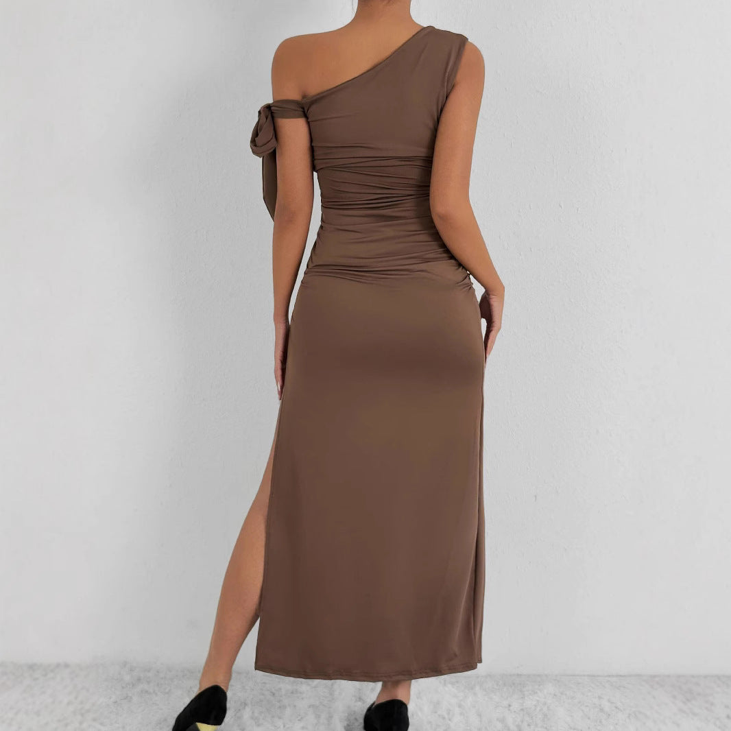Damer Elegant Knyt Klänning med Asymmetrisk Skärning och Snygg Rysch Detalj Mirla-Eva Jonsson