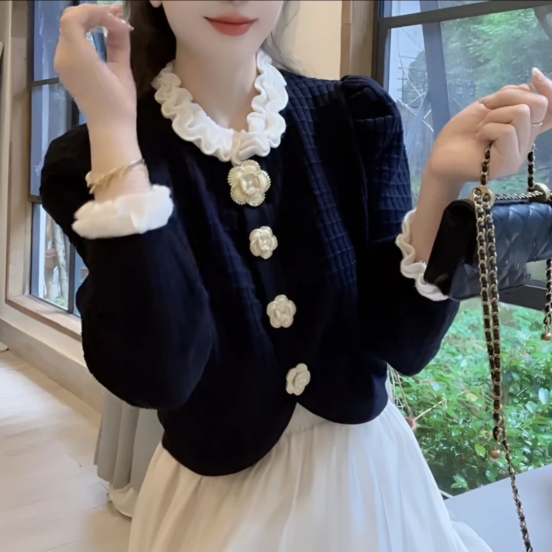 Damer Elegant Kofta med Blommiga Accenter Mirla-Eva Jonsson