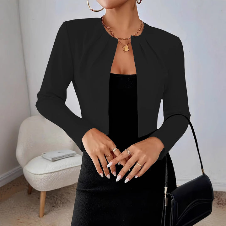Damer Elegant Kort Jacka med modern skärning och raffinerade veck Mirla-Eva Jonsson