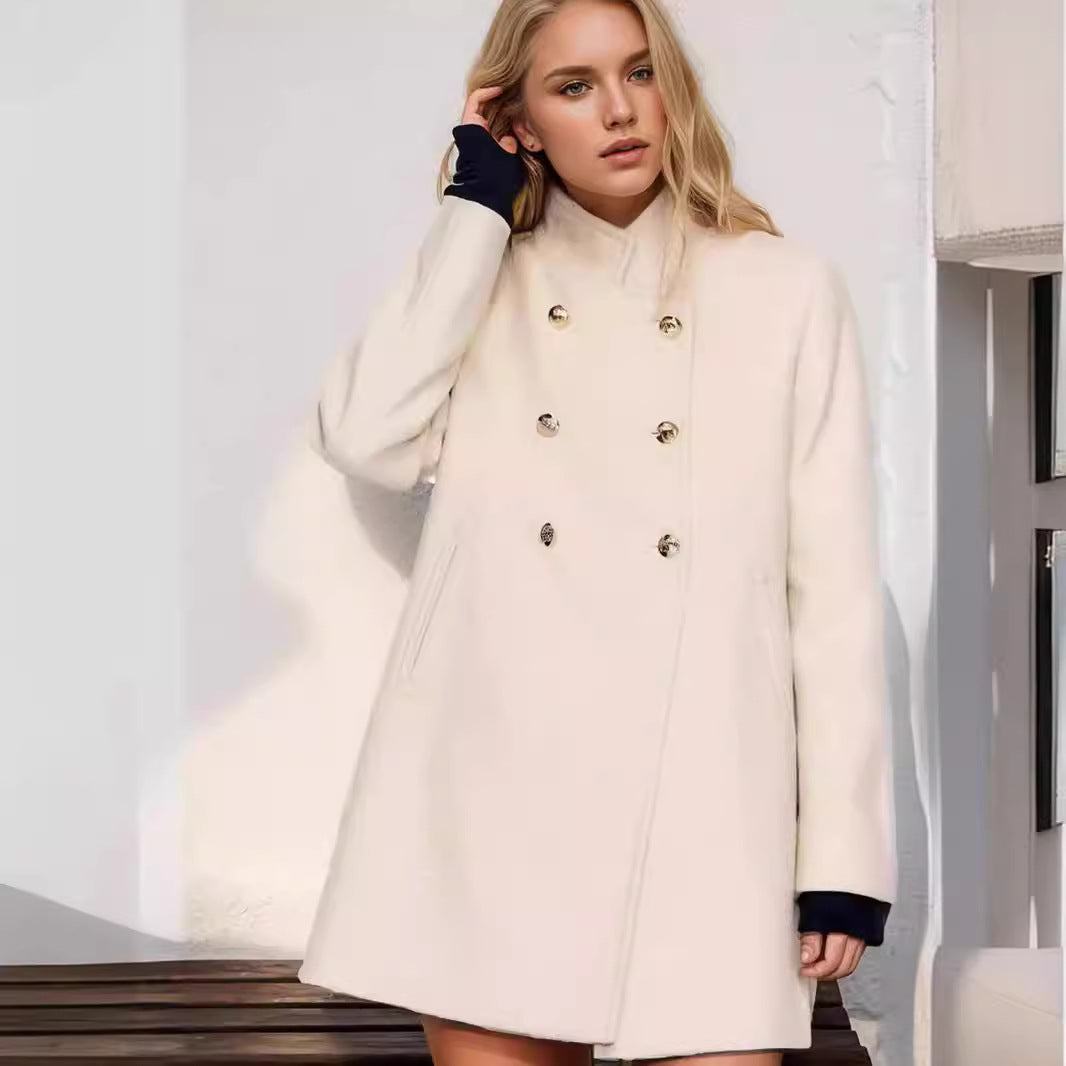 Damer Elegant Kort Kappa med dubbel knappslå och silkiga detaljer Mirla-Eva Jonsson