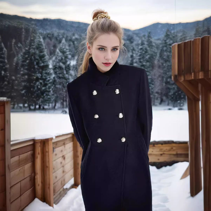 Damer Elegant Kort Kappa med dubbel knappslå och silkiga detaljer Mirla-Eva Jonsson
