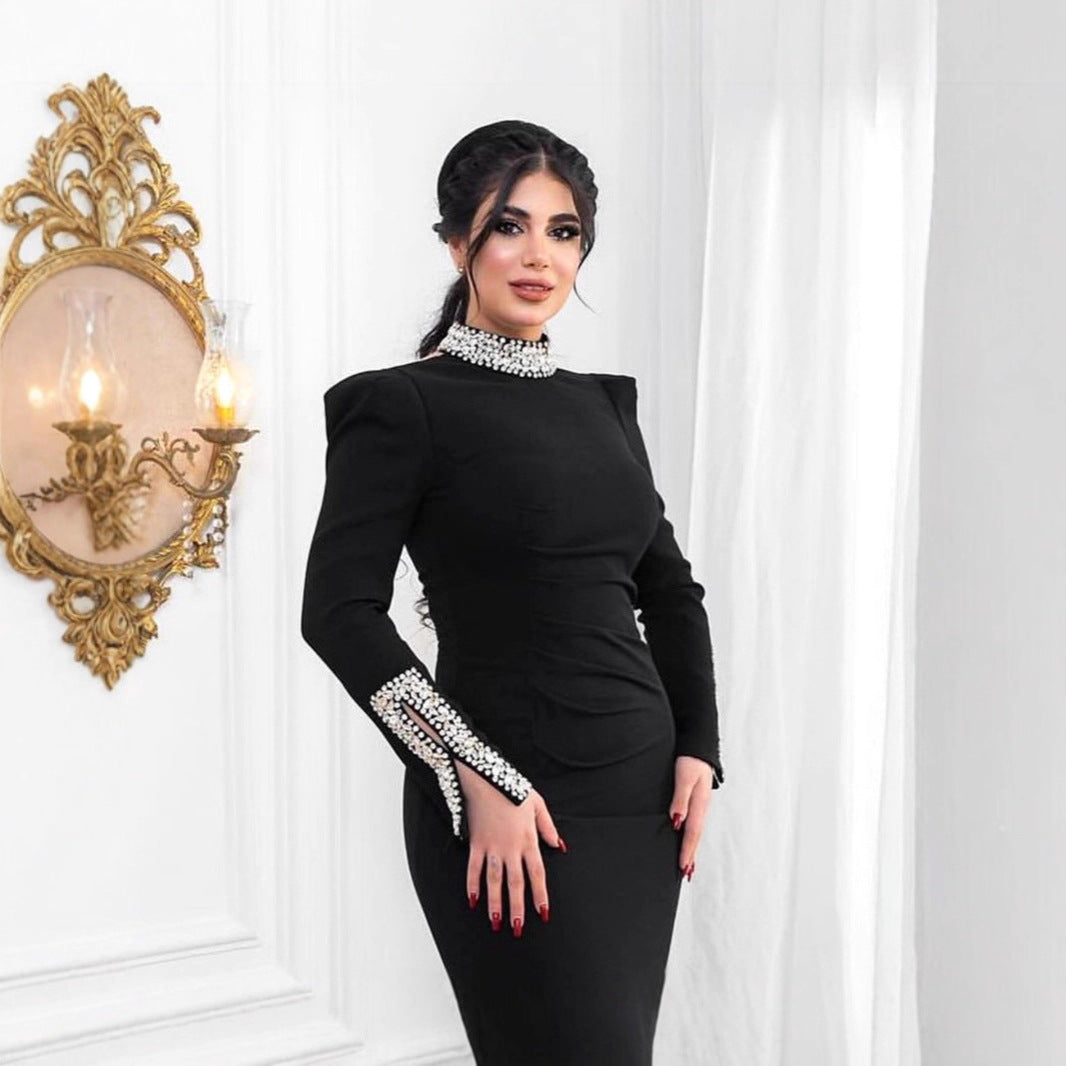 Damer Elegant Kvällsklänning med Glittrande Detaljer och Hög Sprund-Eva Jonsson