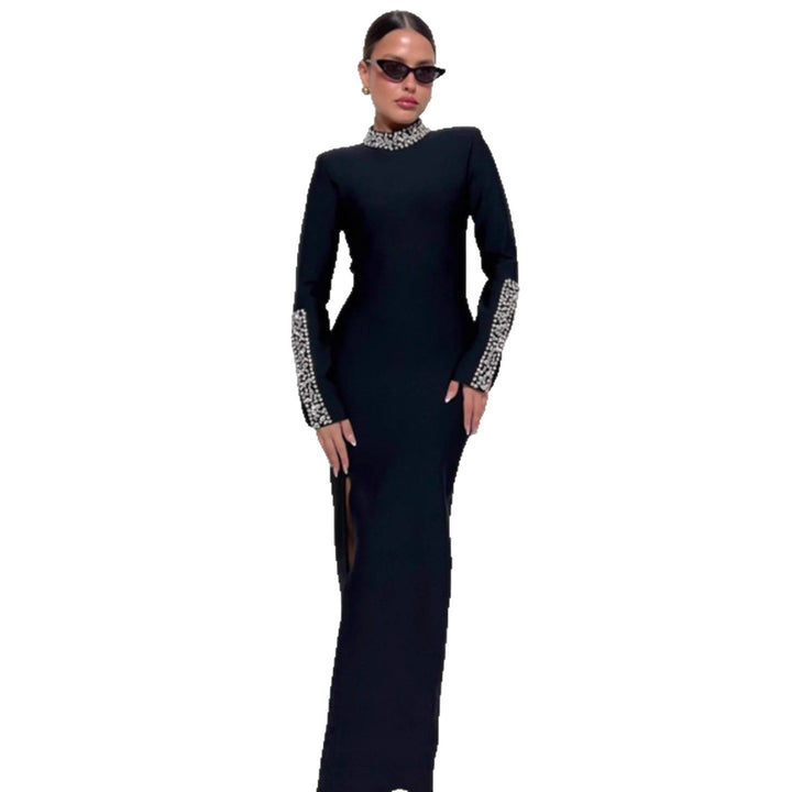 Damer Elegant Kvällsklänning med Glittrande Detaljer och Hög Sprund-Eva Jonsson