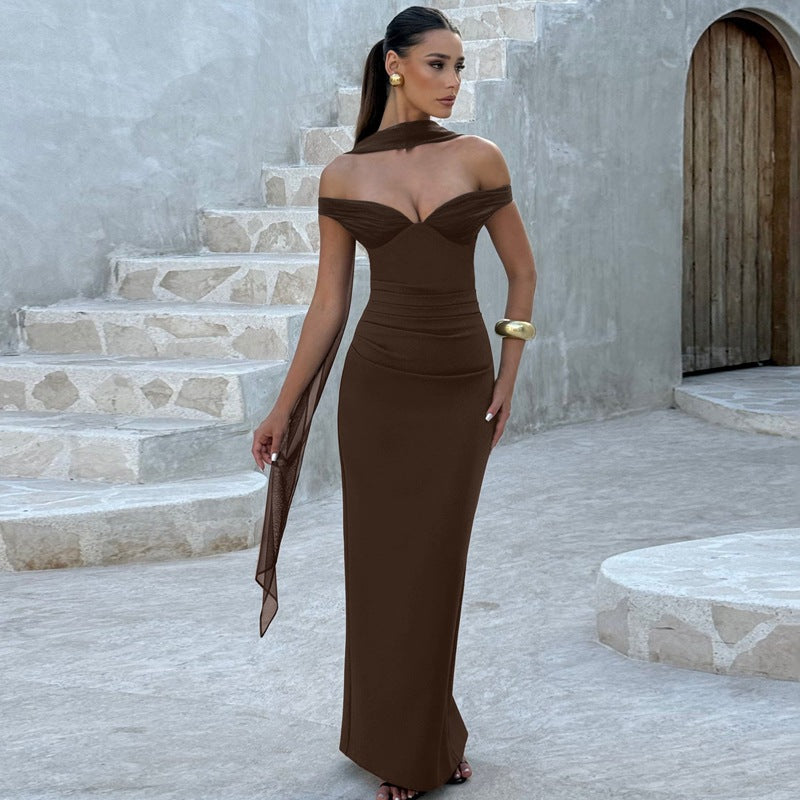 Damer Elegant Kvällsklänning med Off-the-Shoulder Drapering Mirla-Eva Jonsson