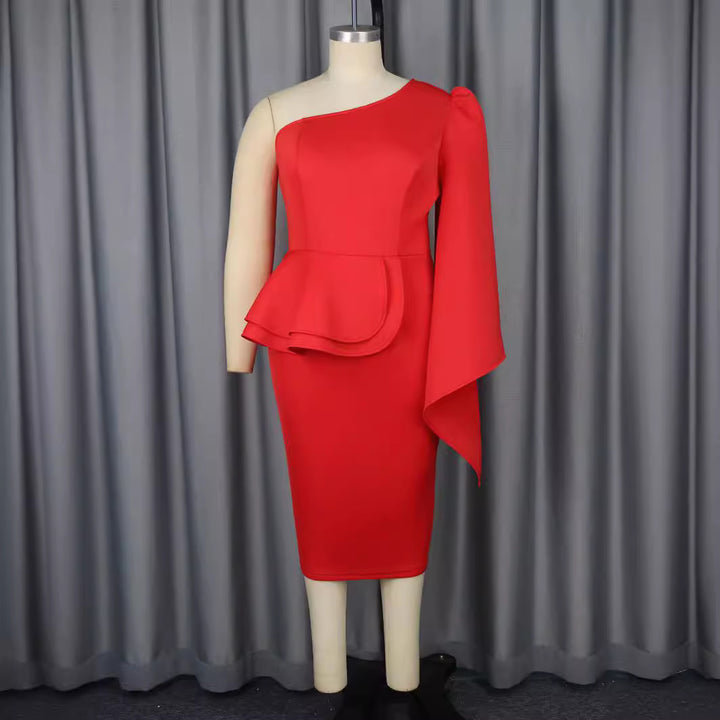 Damer Elegant Kvällsklänning med asymmetrisk design och volang Mirla-Eva Jonsson
