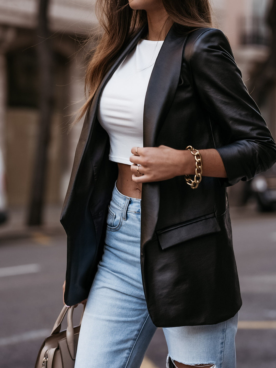 Damer Elegant Läder Blazer med Modern Skärning och Funktionell Design-Eva Jonsson