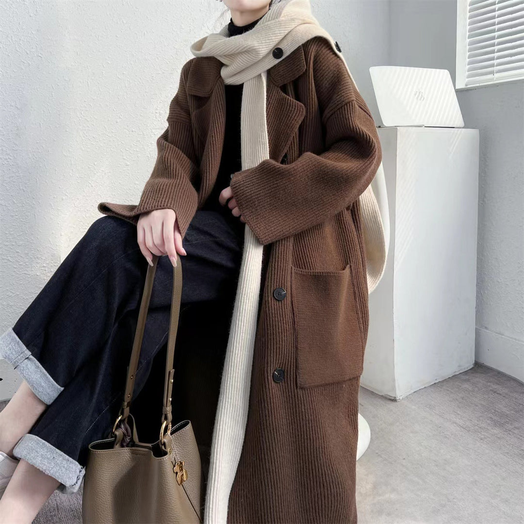 Damer Elegant Lång Kappa med Bälte och Kontrasterande Ärmar Mirla-Eva Jonsson