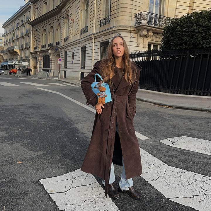 Damer Elegant Lång-Trenchcoat i mjukt mocka Mirla-Eva Jonsson