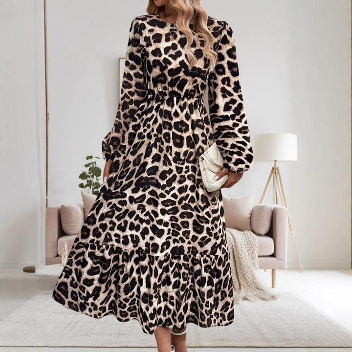 Damer Elegant Långärmad Maxiklänning med modern Djurtryck och asymmetrisk Söm Mirla-Eva Jonsson