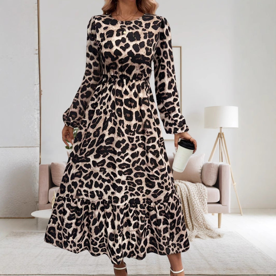 Damer Elegant Långärmad Maxiklänning med modern Djurtryck och asymmetrisk Söm Mirla-Eva Jonsson