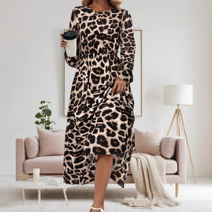 Damer Elegant Långärmad Maxiklänning med modern Djurtryck och asymmetrisk Söm Mirla-Eva Jonsson