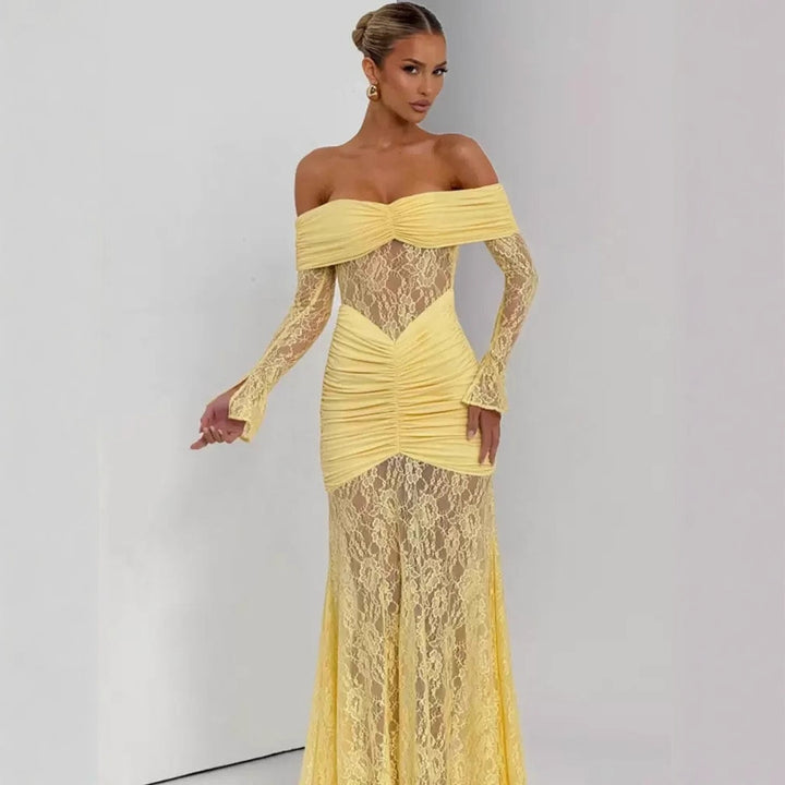 Damer Elegant Långärmad Spets Klänning med Rynkor och Off-shoulder Design Mirla-Eva Jonsson