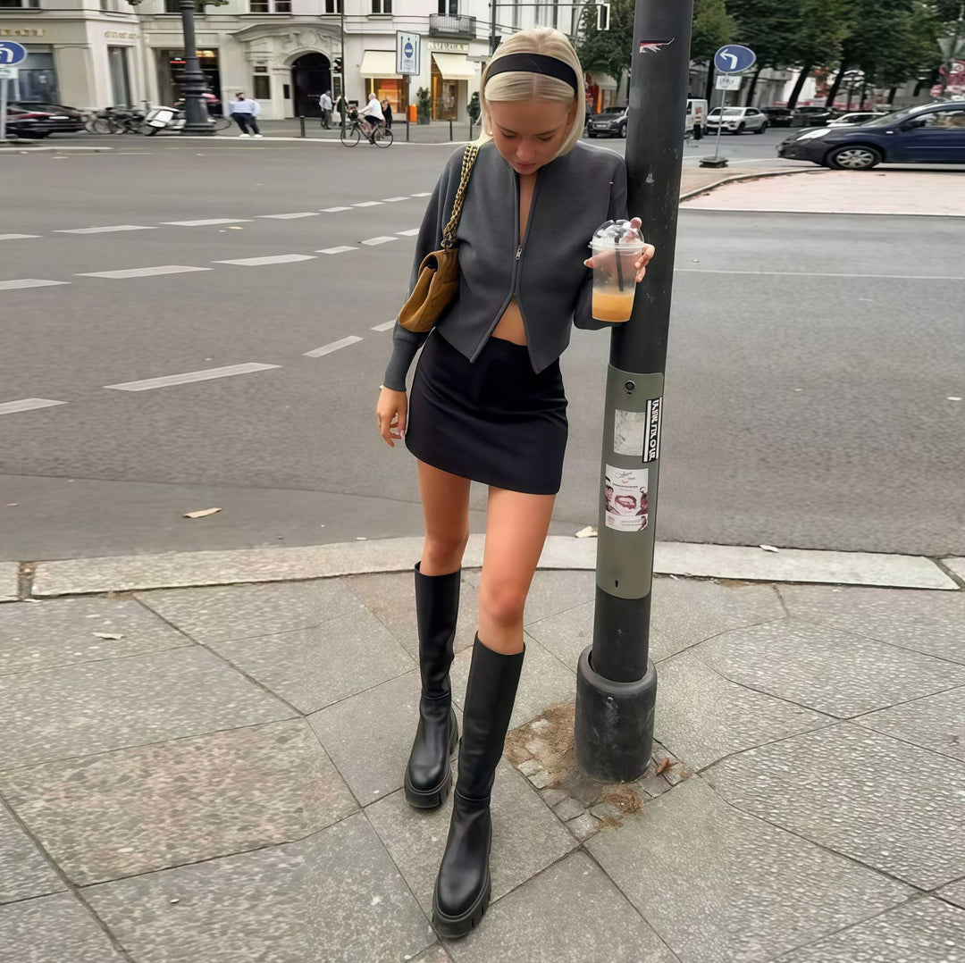 Damer Elegant Långärmad Tröja med Känguru-fickor och modern stil Mirla-Eva Jonsson