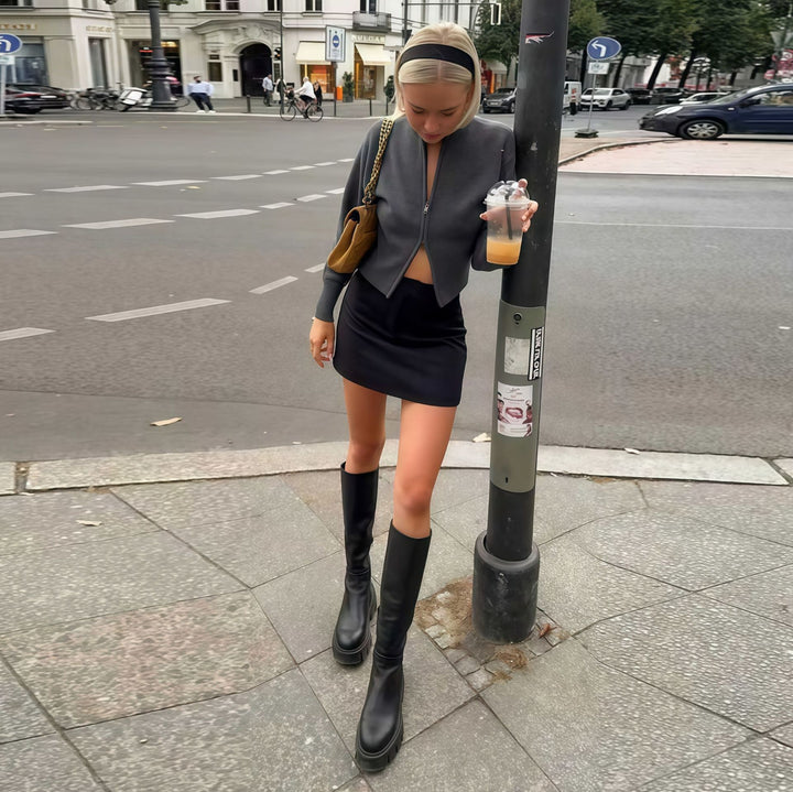 Damer Elegant Långärmad Tröja med Känguru-fickor och modern stil Mirla-Eva Jonsson