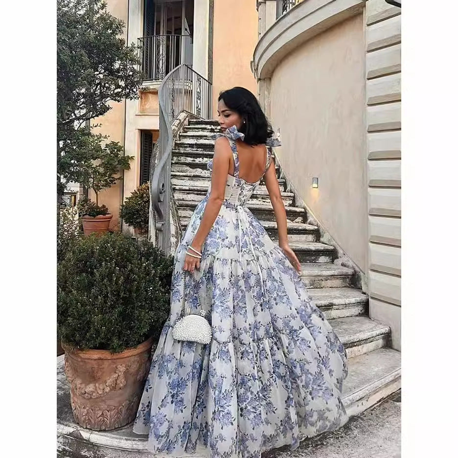Damer Elegant Maxi Klänning med Blommig Chiffon och Utsvängd Kjol Mirla-Eva Jonsson