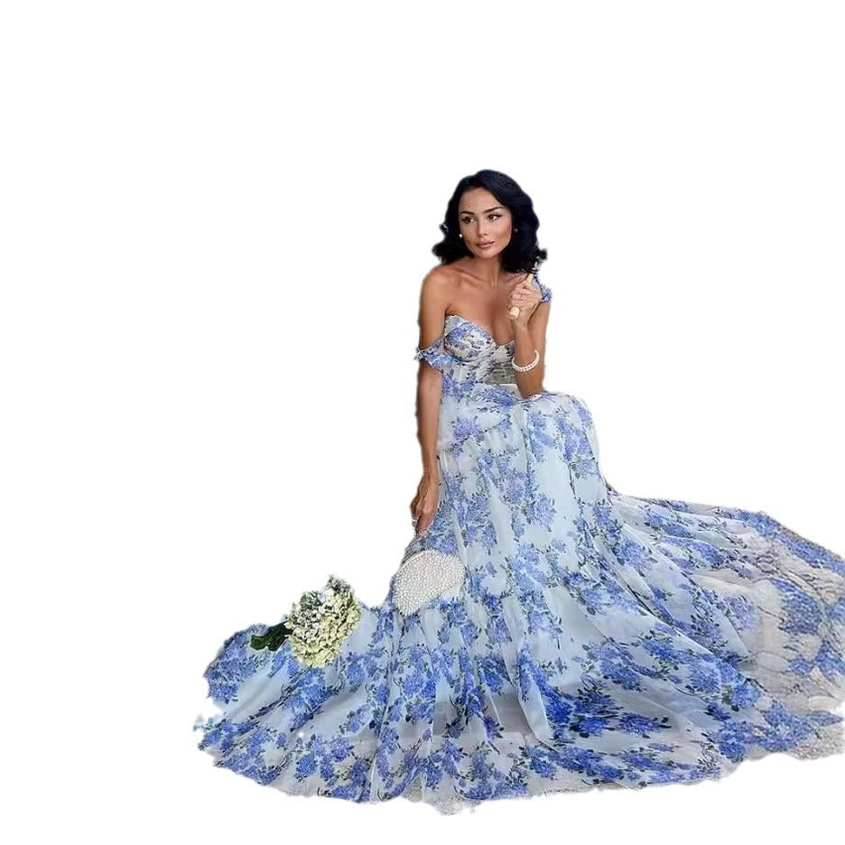 Damer Elegant Maxi Klänning med Blommig Chiffon och Utsvängd Kjol Mirla-Eva Jonsson