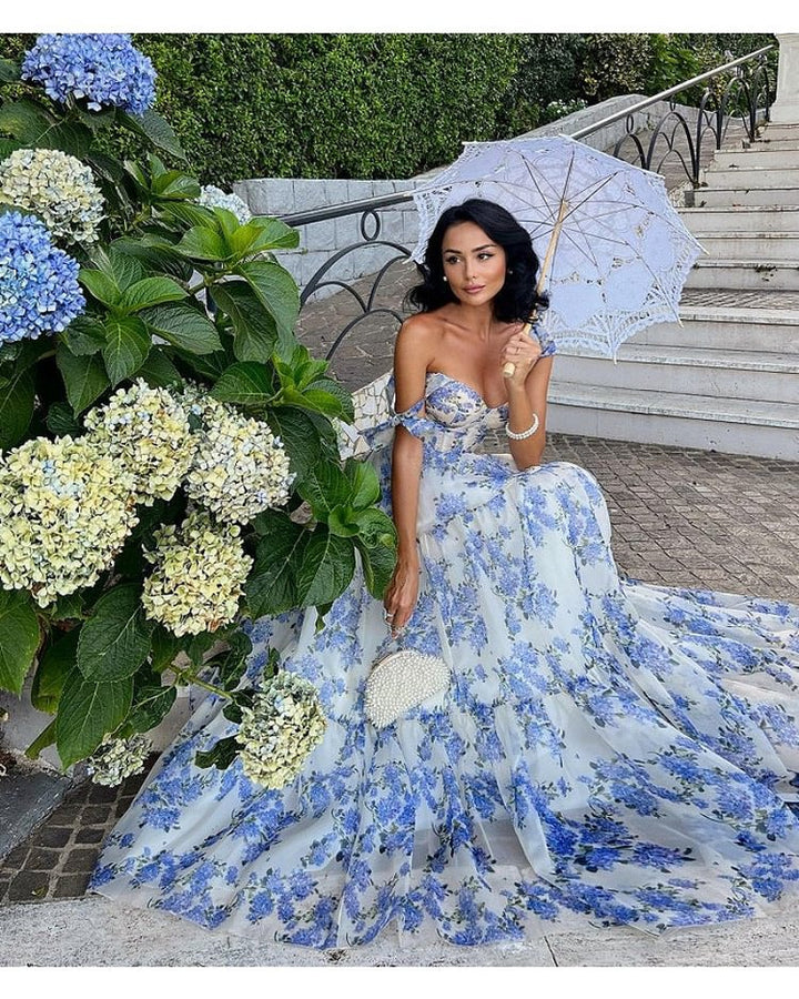 Damer Elegant Maxi Klänning med Blommig Chiffon och Utsvängd Kjol Mirla-Eva Jonsson