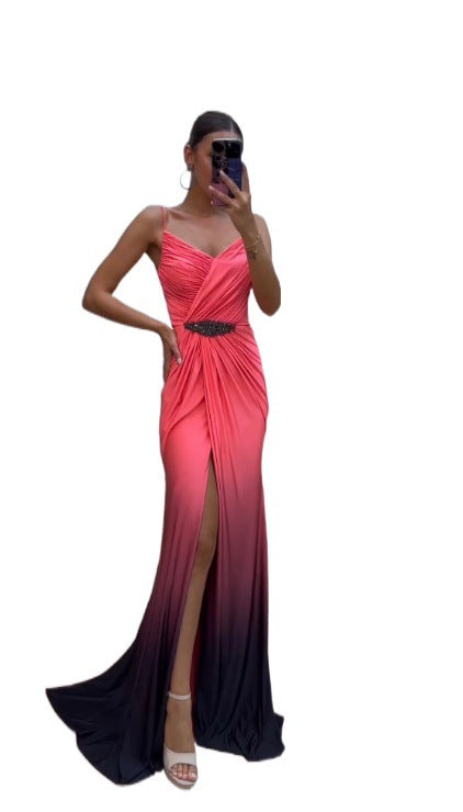 Damer Elegant Maxi Klänning med Djup Sprund och Glittrande Detaljer Mirla-Eva Jonsson