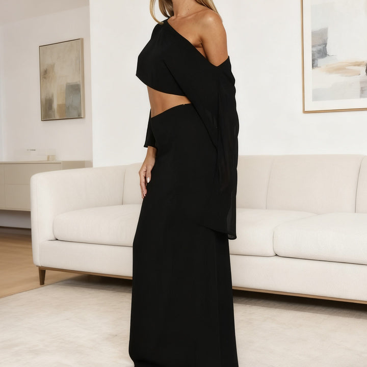 Damer Elegant Maxi-Klänning med asymmetrisk skärning och lång ärm Mirla-Eva Jonsson