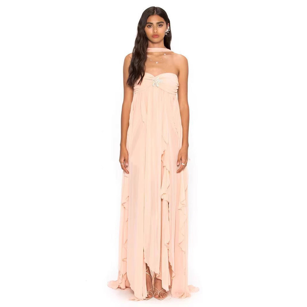 Damer Elegant Maxi-klänning med asymmetrisk fåll och delikata volangdetaljer Mirla-Eva Jonsson
