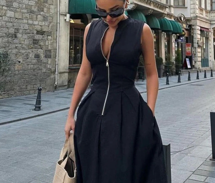 Damer Elegant Maxi-klänning med djup V-ringning och smal passform Mirla-Eva Jonsson