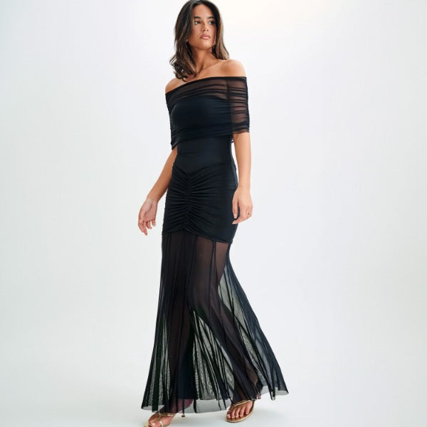 Damer Elegant Maxi-klänning med off-shoulder design och rynkor Mirla-Eva Jonsson
