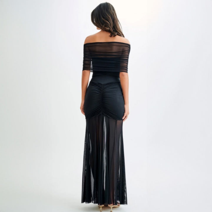Damer Elegant Maxi-klänning med off-shoulder design och rynkor Mirla-Eva Jonsson