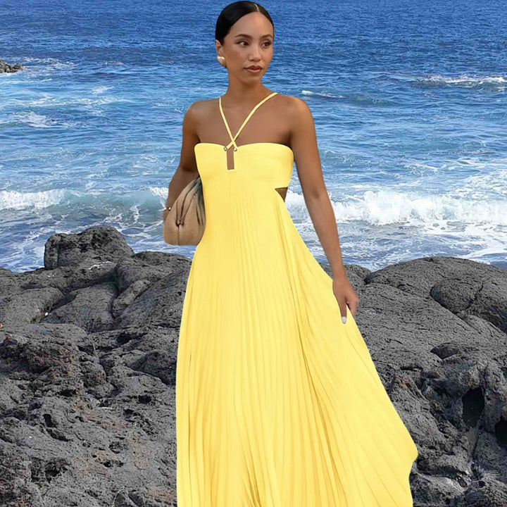 Damer Elegant Maxi-klänning med plisserade detaljer och snyggt cut-out Mirla-Eva Jonsson