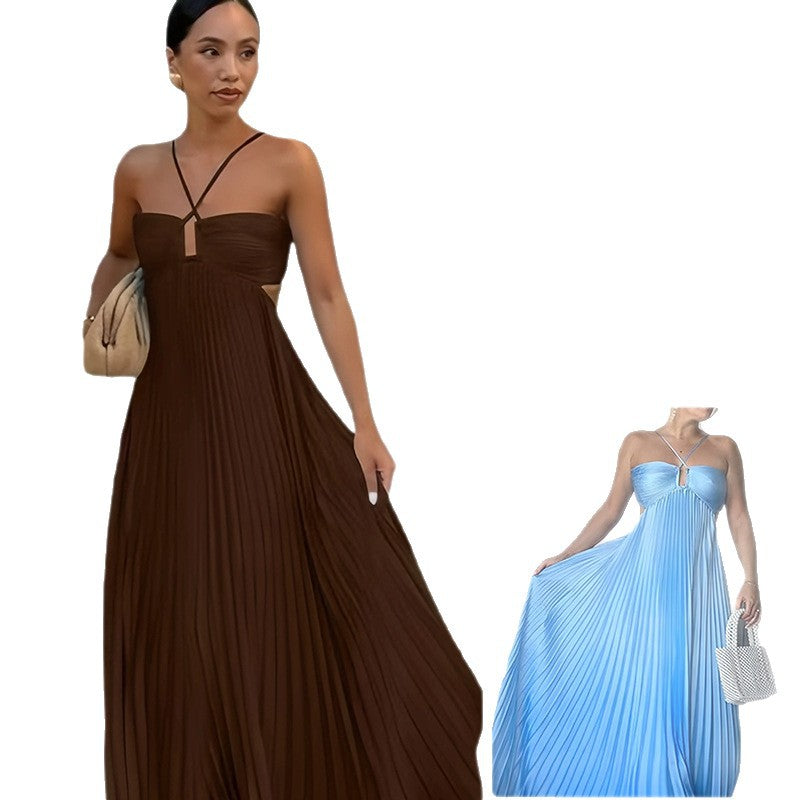 Damer Elegant Maxi-klänning med plisserade detaljer och snyggt cut-out Mirla-Eva Jonsson