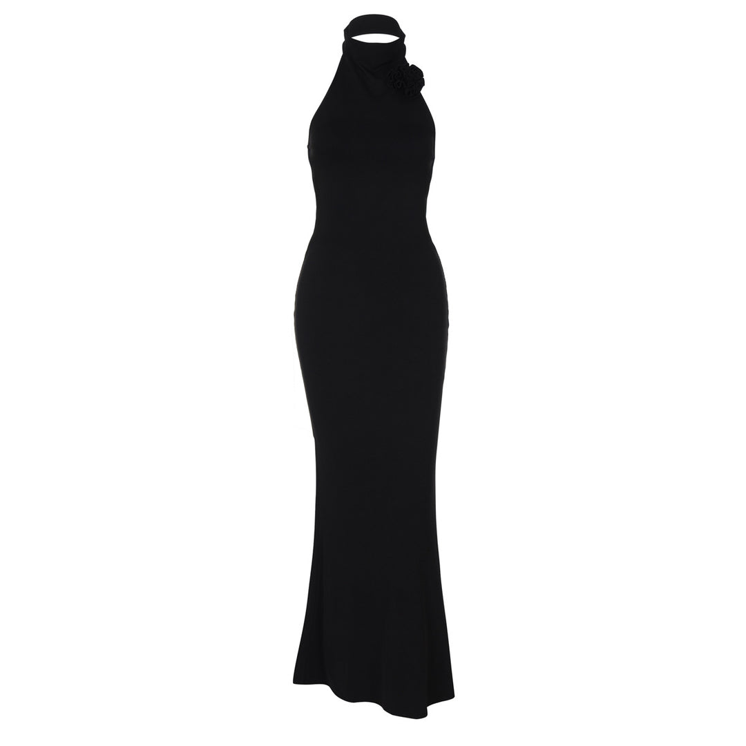 Damer Elegant Maxi-klänning med raffinerad halter och blommig accent Mirla-Eva Jonsson