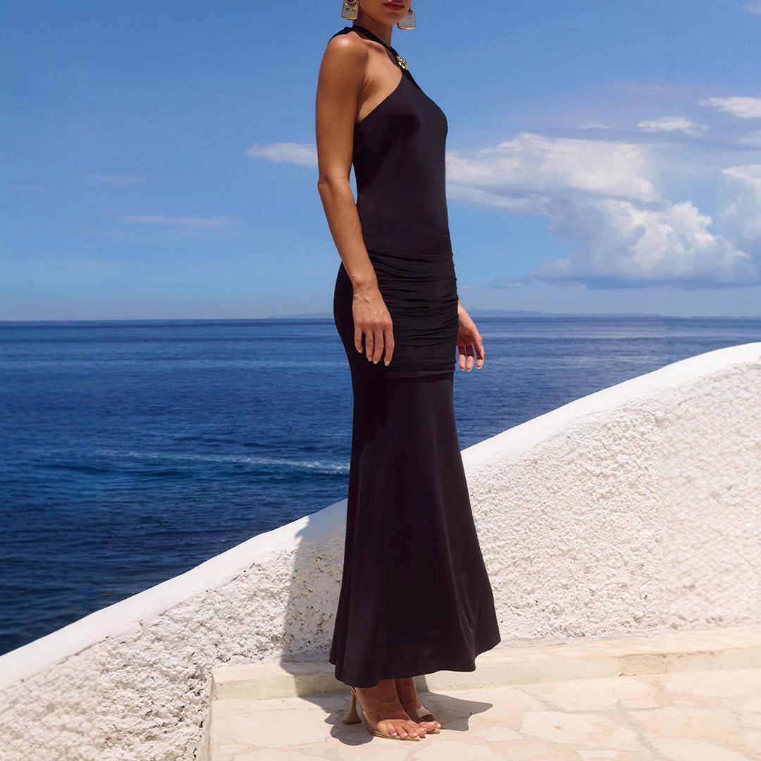 Damer Elegant Maxi-klänning med sfärisk Halterneck och raffinerad rynkning Mirla-Eva Jonsson