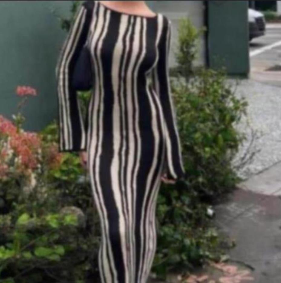 Damer Elegant Maxi-klänning med spännande mönster och långa ärmar Mirla-Eva Jonsson