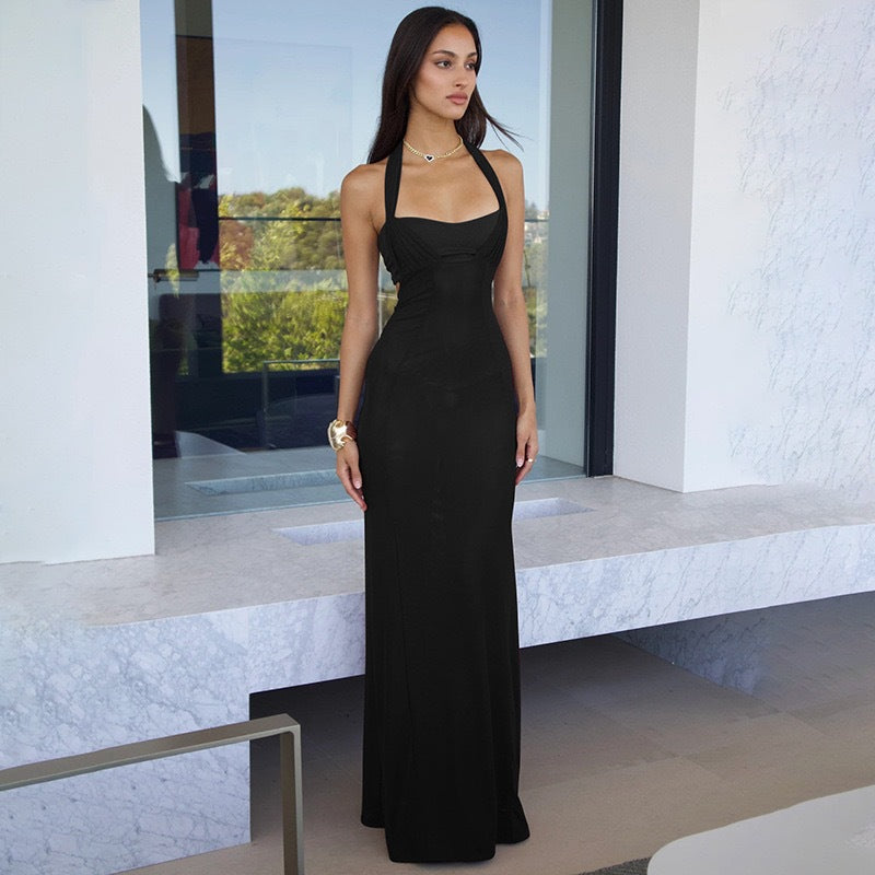 Damer Elegant Maxiklänning med Halterneck och figurnära snitt Mirla-Eva Jonsson