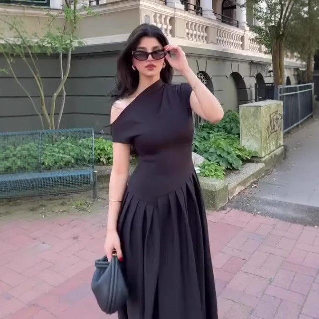 Damer Elegant Maxiklänning med asymmetrisk One-Shoulder-Urringning och flödande kjol Eva Jonsson-Eva Jonsson