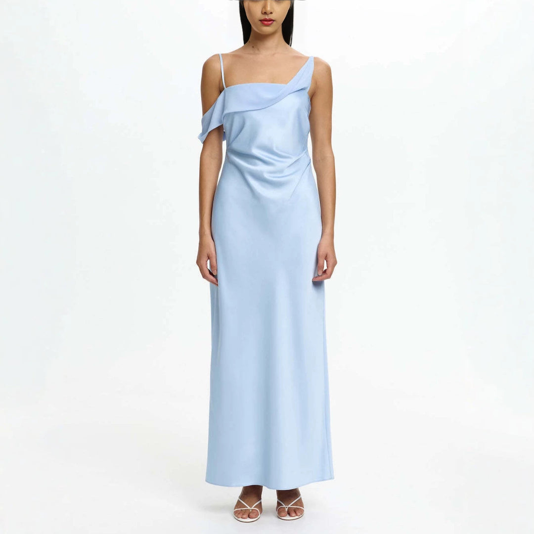 Damer Elegant Maxiklänning med asymmetrisk överdel och flytande skärning Mirla-Eva Jonsson