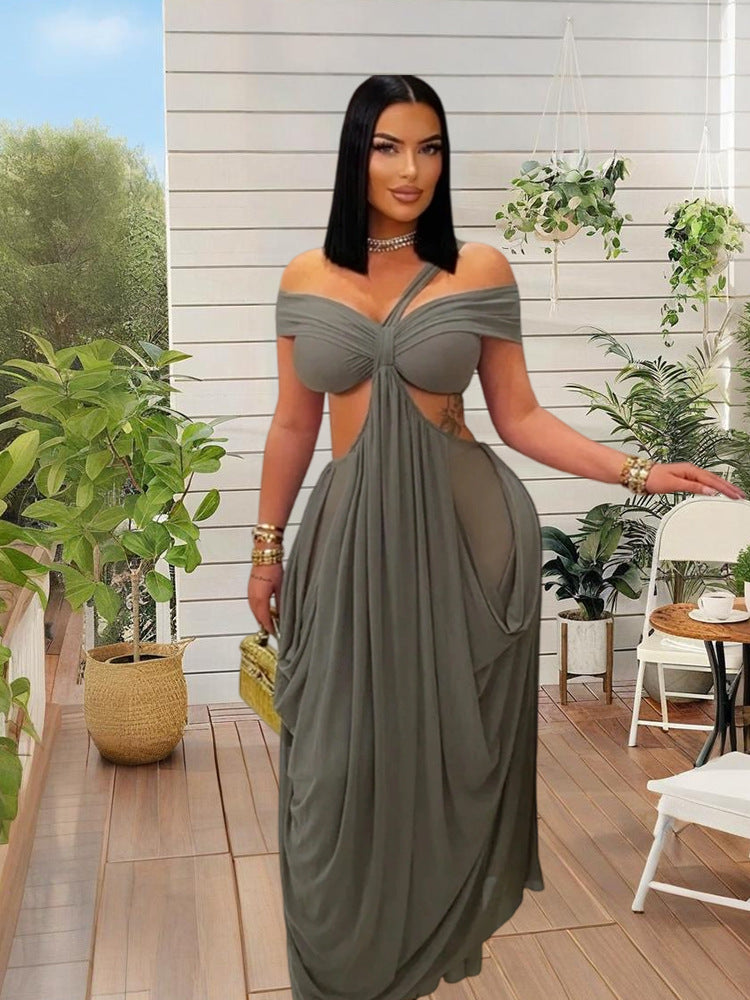 Damer Elegant Maxiklänning med asymmetrisk skärning och axelbandslös design Mirla-Eva Jonsson