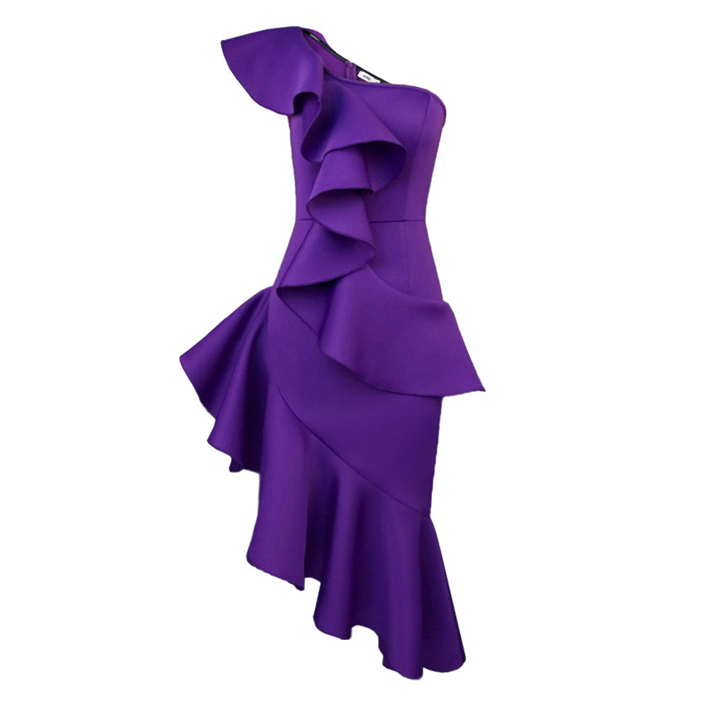 Damer Elegant Maxiklänning med asymmetrisk volangdesign Mirla-Eva Jonsson