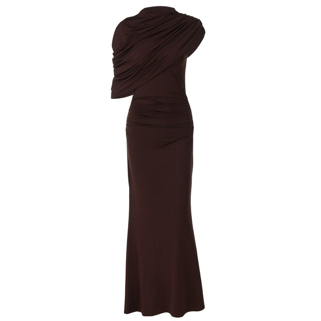 Damer Elegant Maxiklänning med asymmetriska draperingar och figursmickrande snitt Mirla-Eva Jonsson