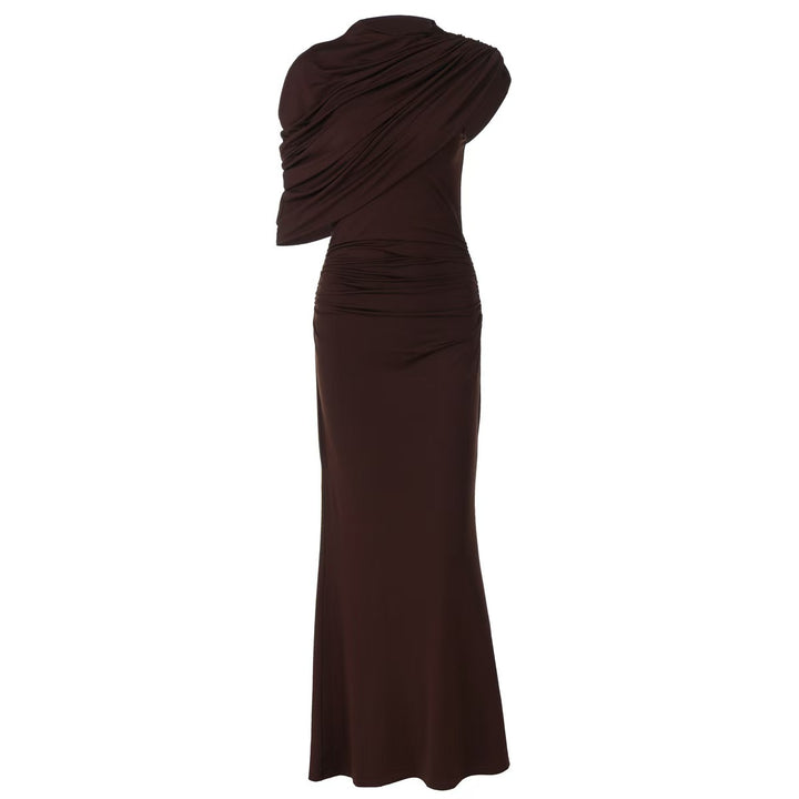 Damer Elegant Maxiklänning med asymmetriska draperingar och figursmickrande snitt Mirla-Eva Jonsson