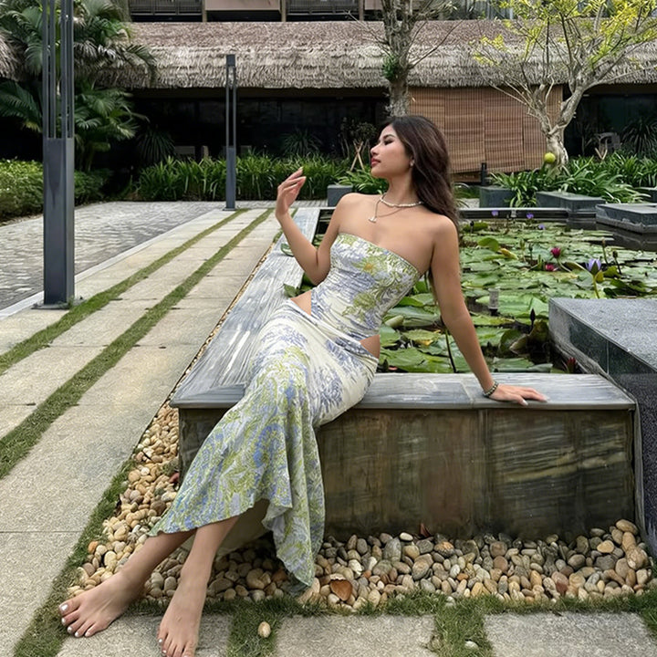 Damer Elegant Maxiklänning med blommönster och figurnära skärning Mirla-Eva Jonsson