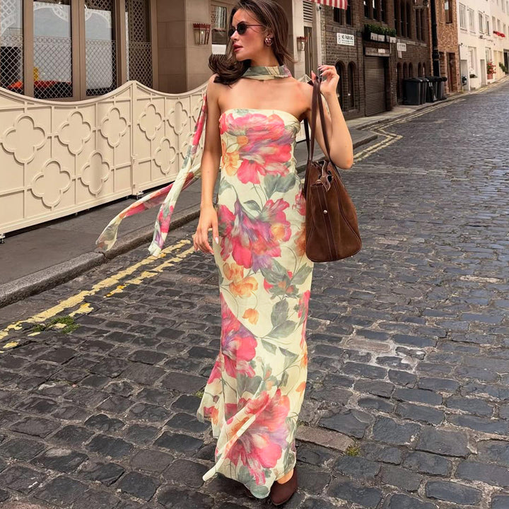 Damer Elegant Maxiklänning med blommönster och snygg ryggsnörning Mirla-Eva Jonsson